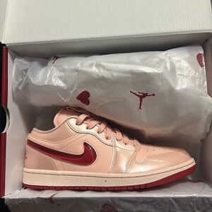 Women’s Air Jordan 1 Low SE - Pink/red